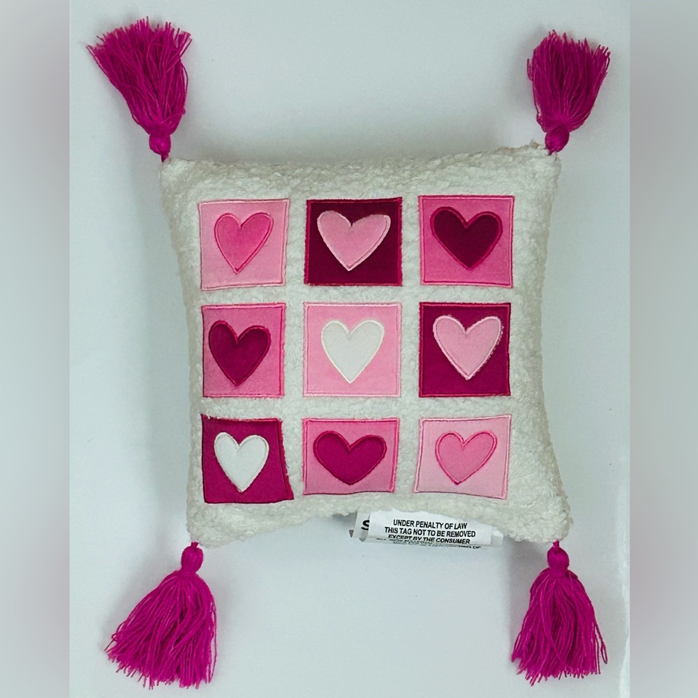 NEW!! Valentine’s Day Mini Embroidered Heart Accent Pillow With Tassels (NWT)
